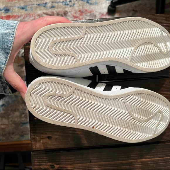 Too small. Great condition. - Picture 3 of 3